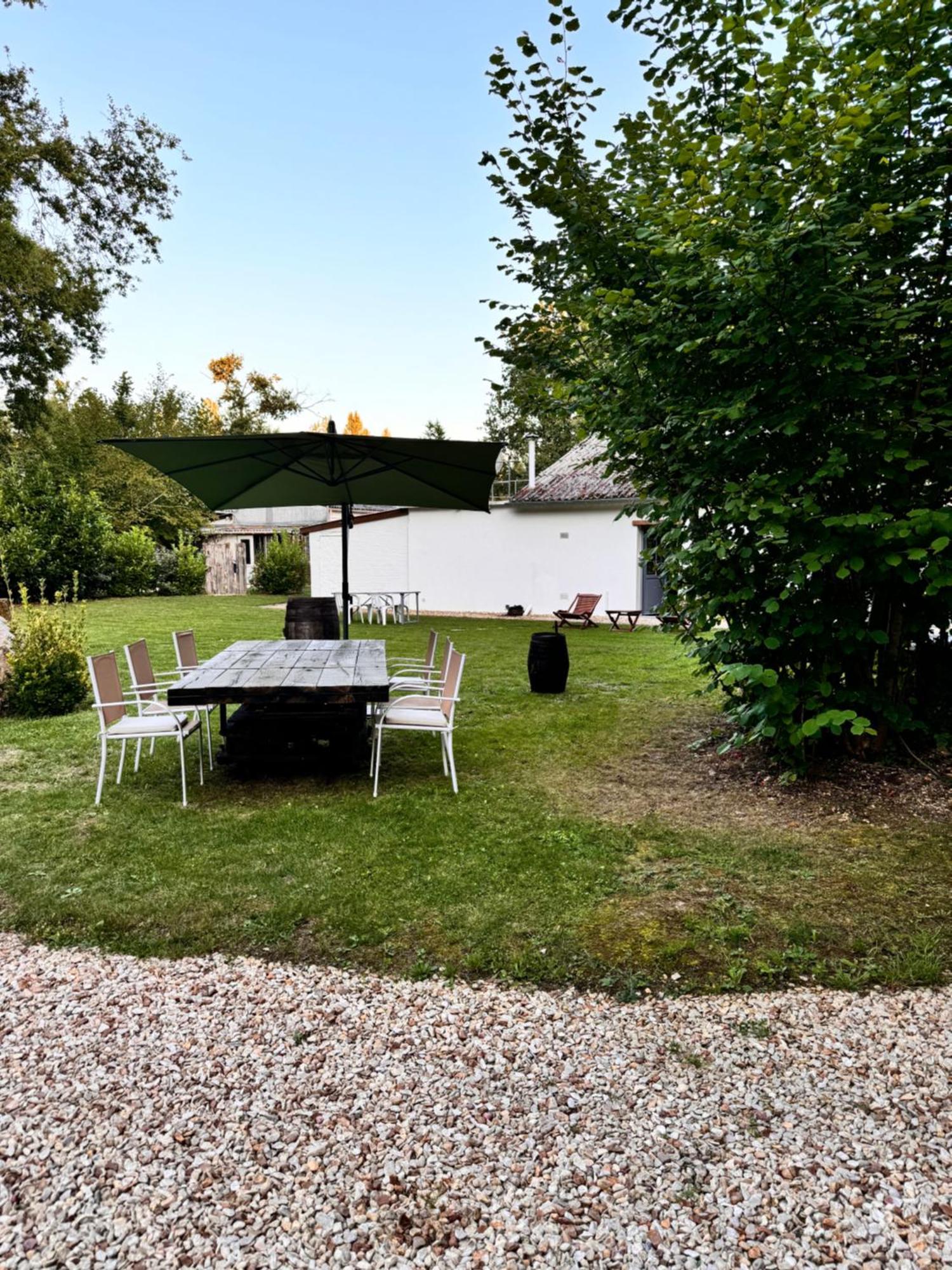 Gondeville Au Coeur Du Vignoble Cognacaisヴィラ エクステリア 写真